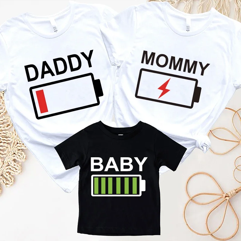 Battery Print T-Shirt Daddy Mo - Plant Parent T Shirt recension och pris